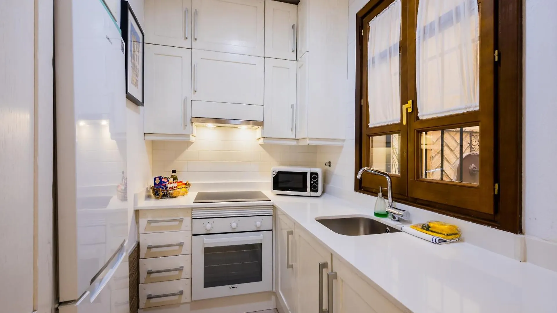 Beautiful And Cozy- 1Bd 1Bth- Arenal Center Apartment Seville