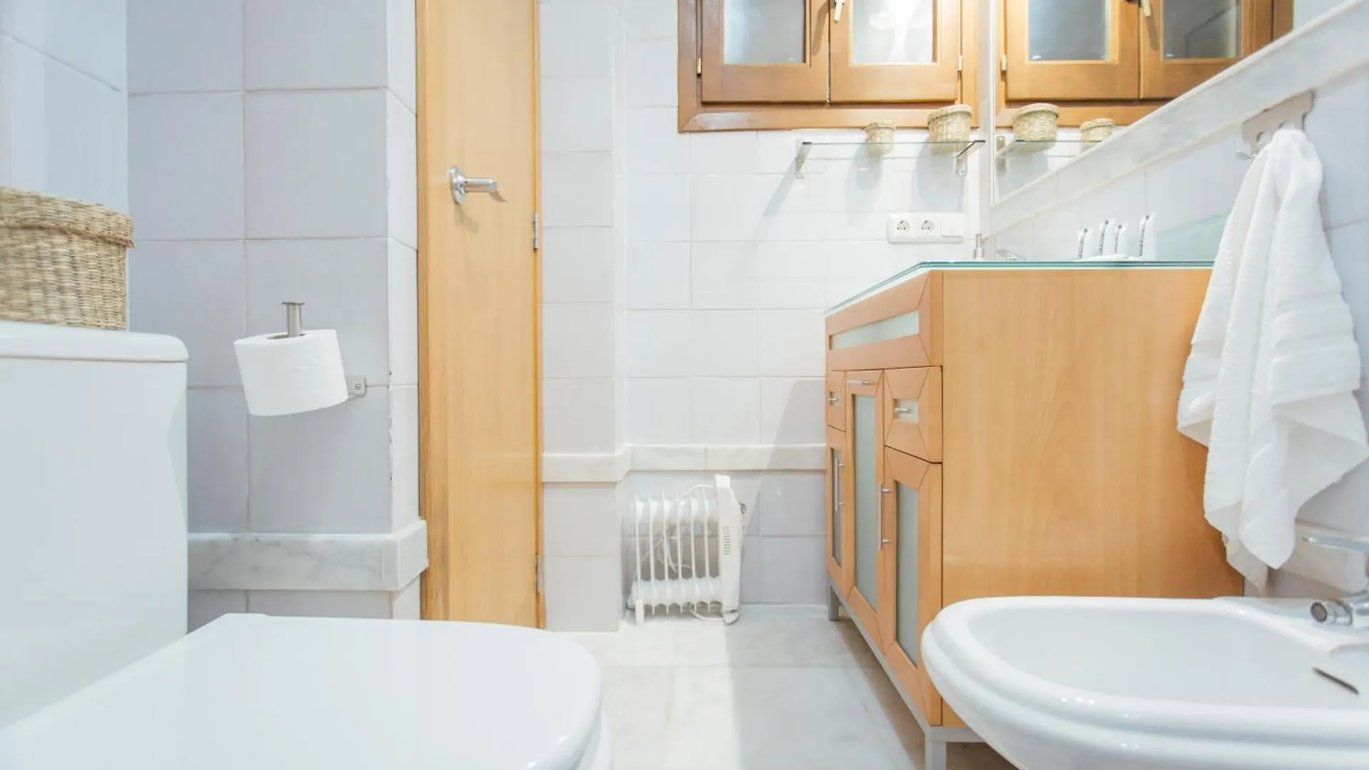 Beautiful And Cozy- 1Bd 1Bth- Arenal Center Apartment Seville