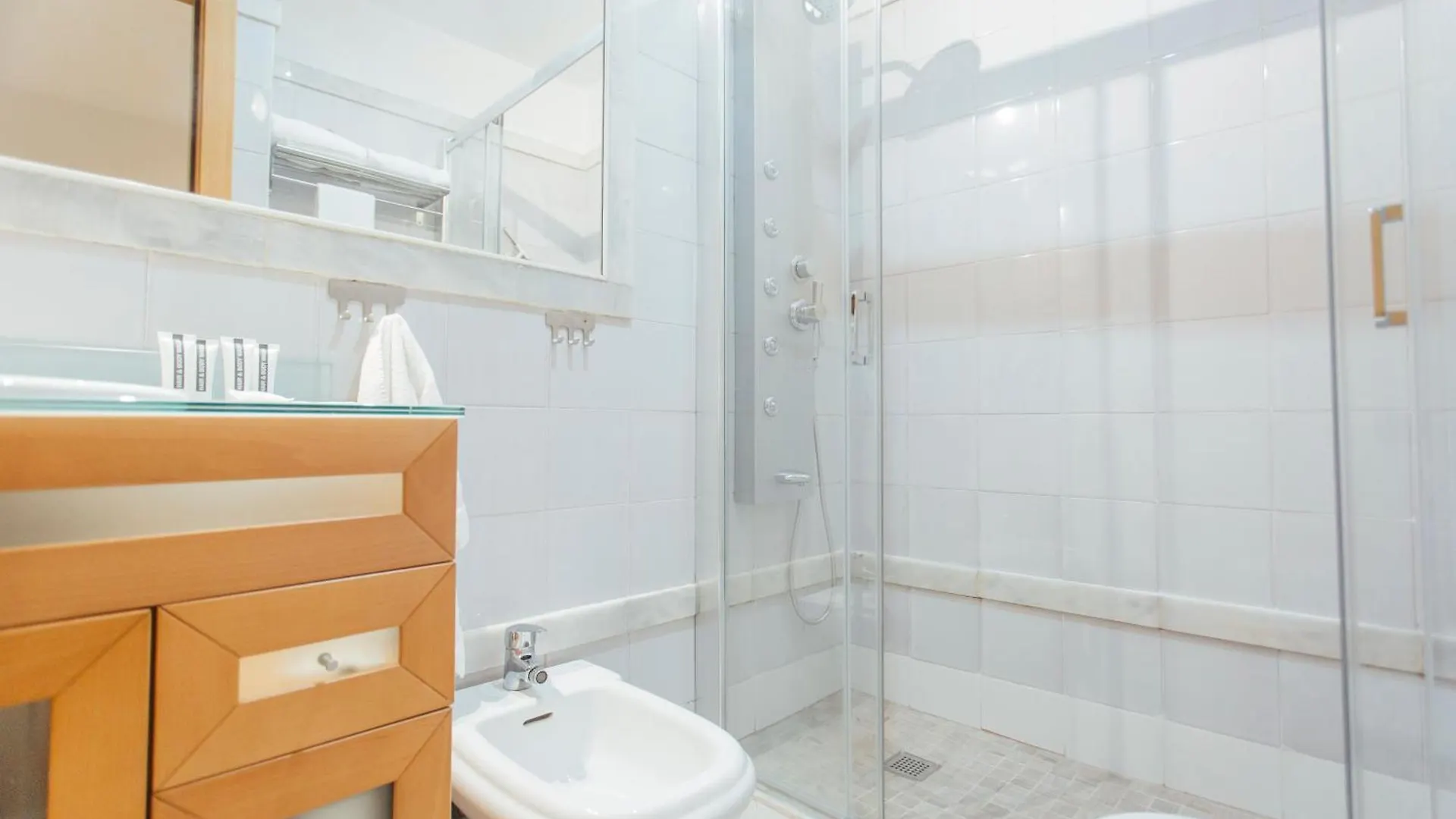 Beautiful And Cozy- 1Bd 1Bth- Arenal Center Apartment Seville Spain