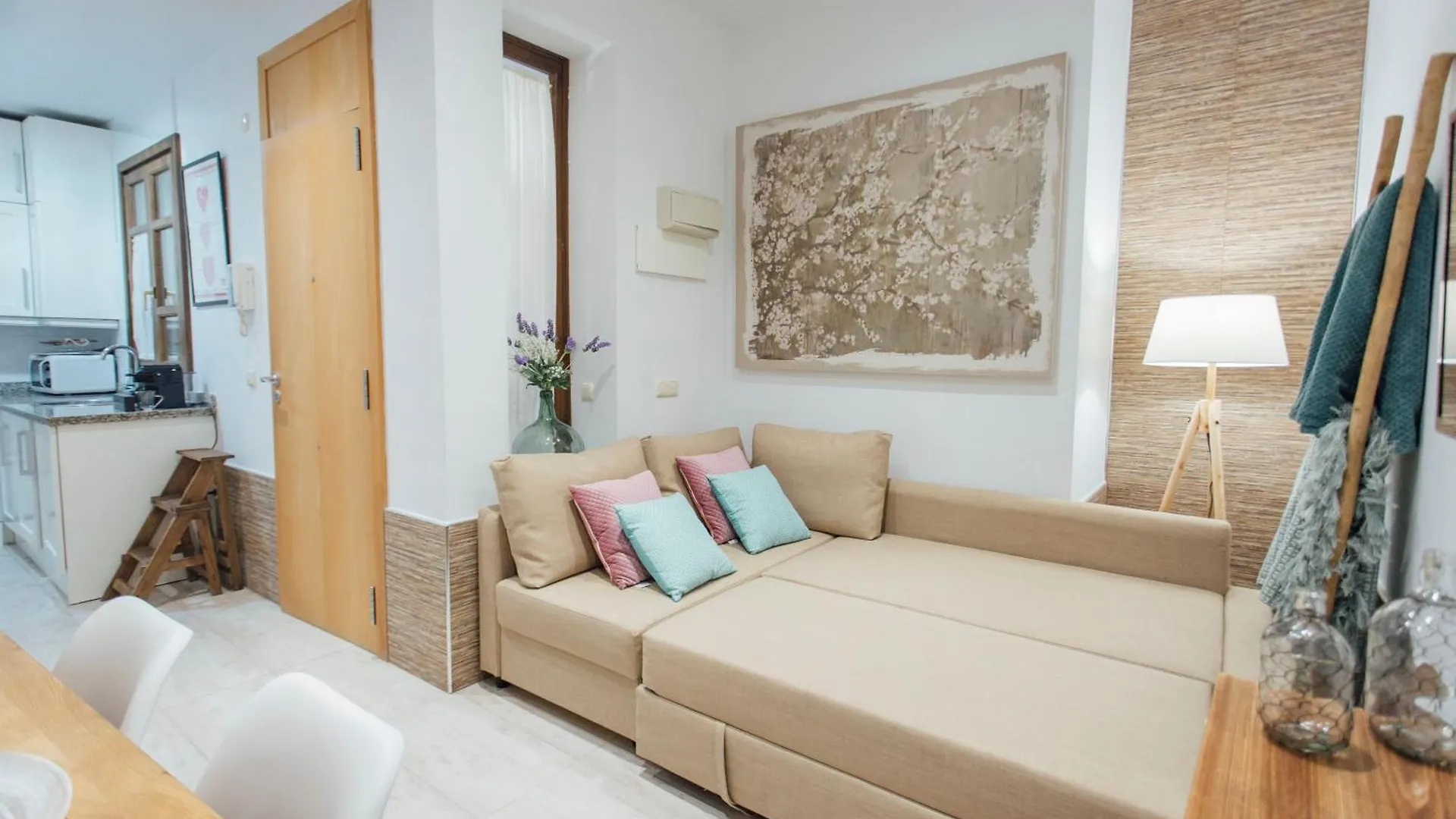 Beautiful And Cozy- 1Bd 1Bth- Arenal Center Apartment Seville Spain